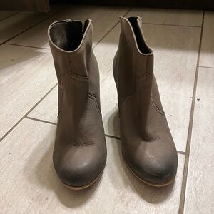 Leather BP brand gray bootie
